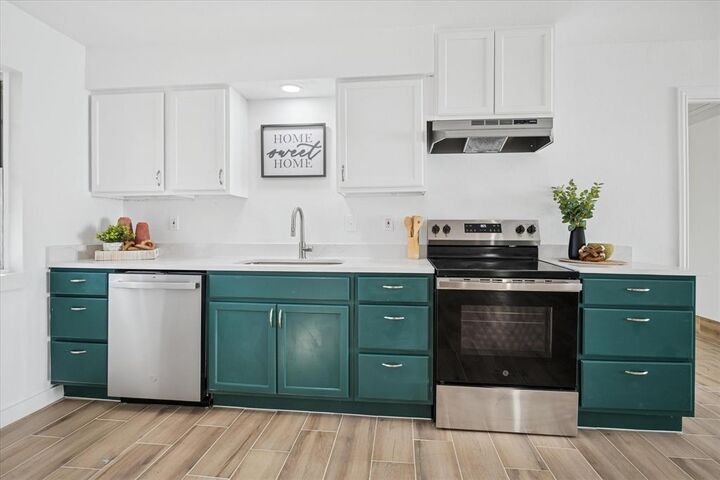 Property Photo:  1809 Dunning Street  TX 75061 