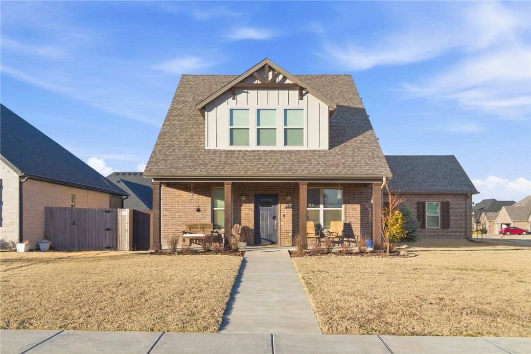 Property Photo:  425 Frizzo Street  AR 72762 