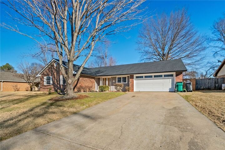 Property Photo:  905 Cardinal Drive  AR 72756 