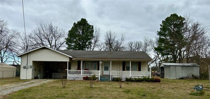 Property Photo:  308 E Cleveland Street  AR 72753 