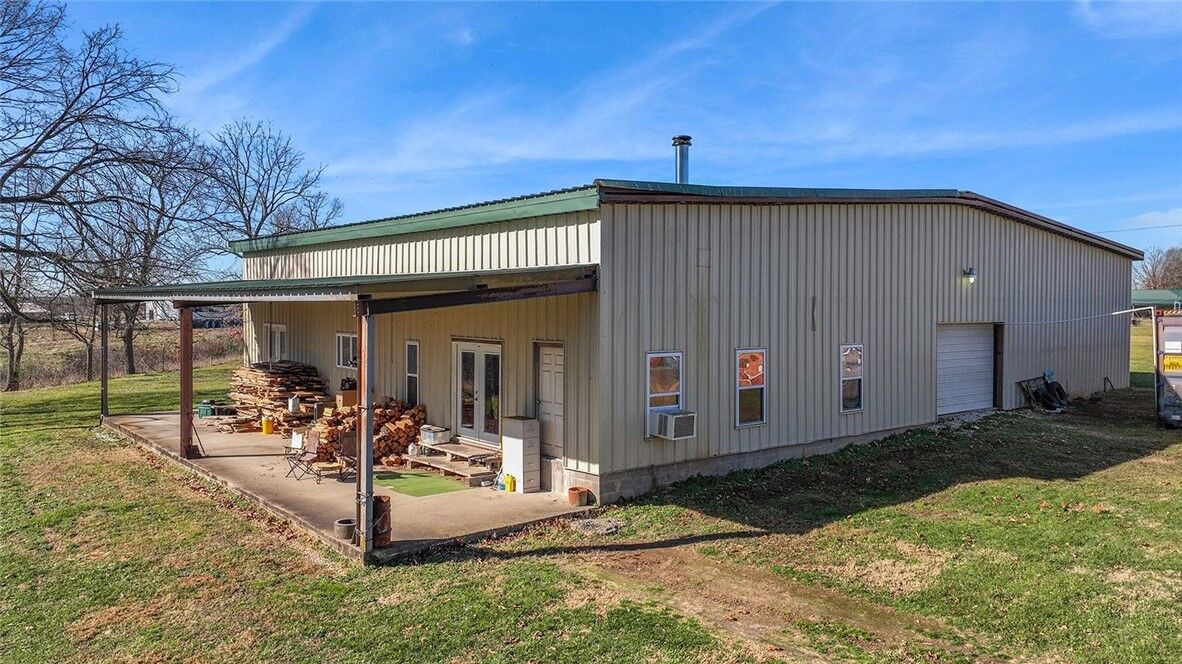 Property Photo:  23069 N Highway 303 Road  AR 72738 