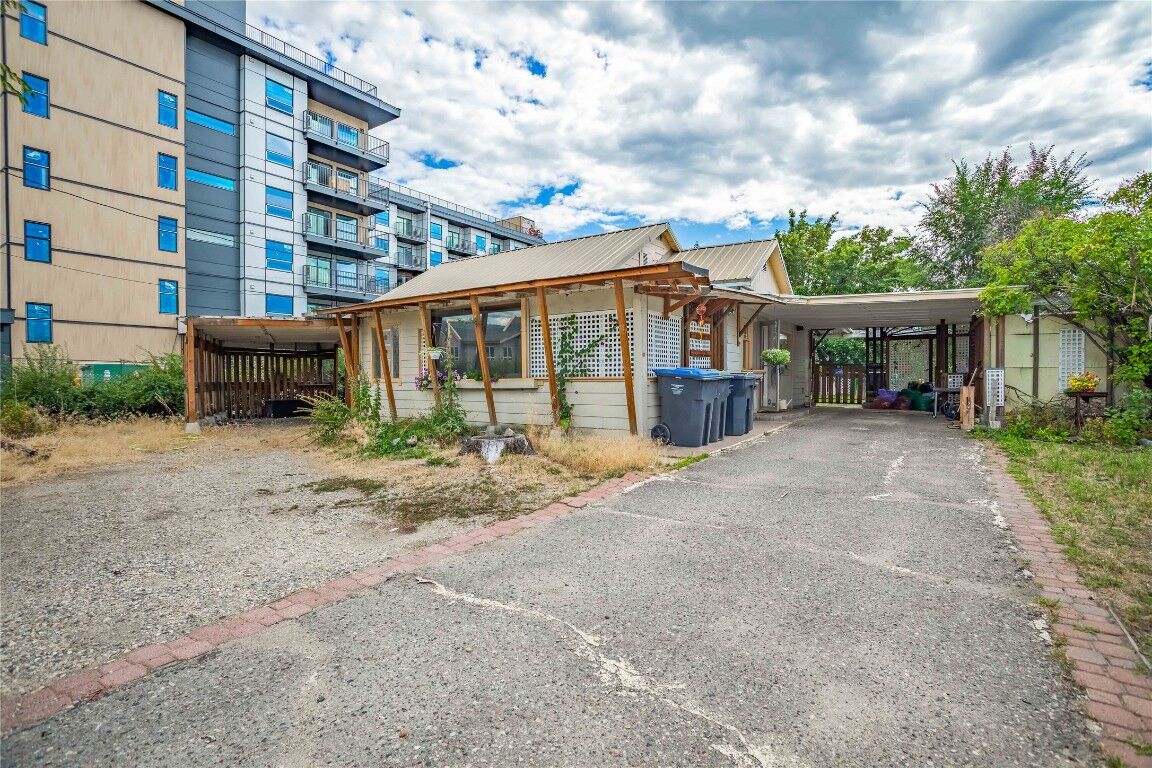 Property Photo:  425 Leathead Road  BC V1X 2J3 