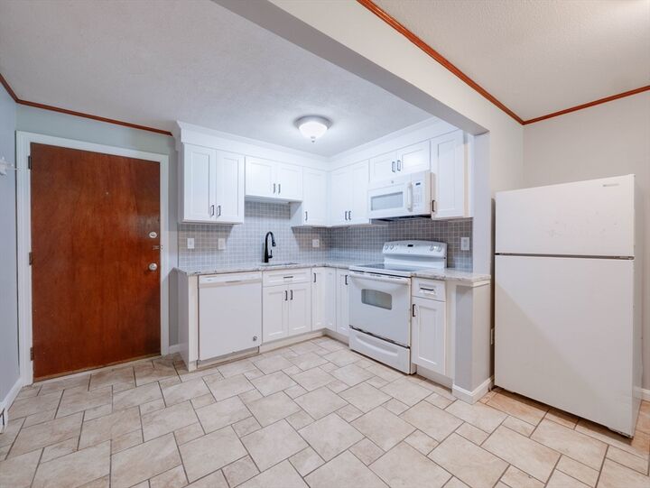 Property Photo:  39 Pleasant A6  MA 01532 