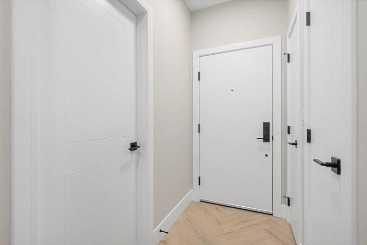 Property Photo:  330 Dieppe Drive SW 408  AB T3E 2L4 