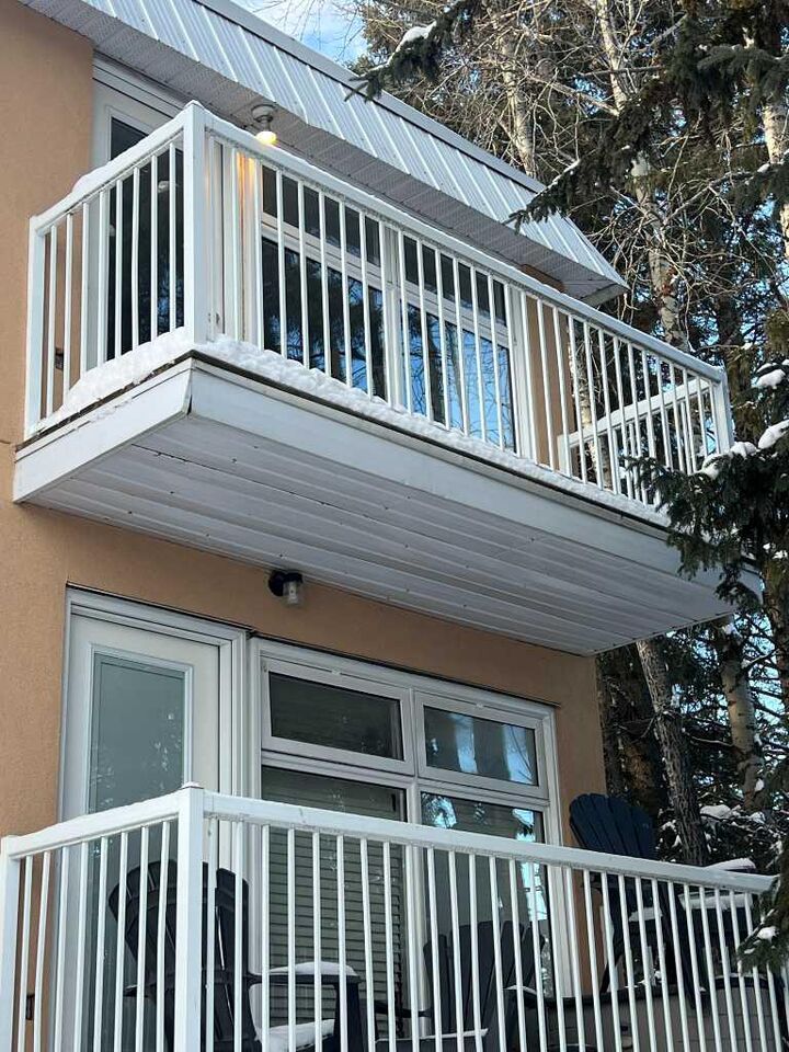 Property Photo:  506 41 Street 11  AB T7E 1A2 