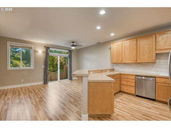 Property Photo:  9530 SW Lodestone Dr  OR 97007 