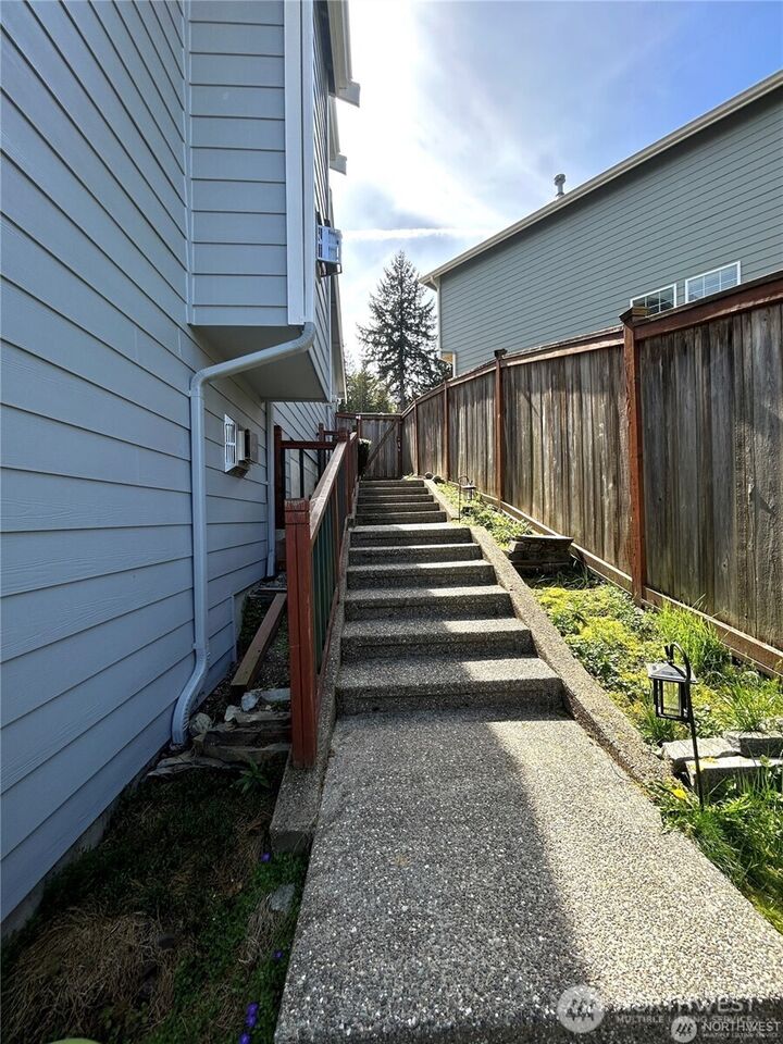 Property Photo:  6736 NE 201st Place  WA 98028 