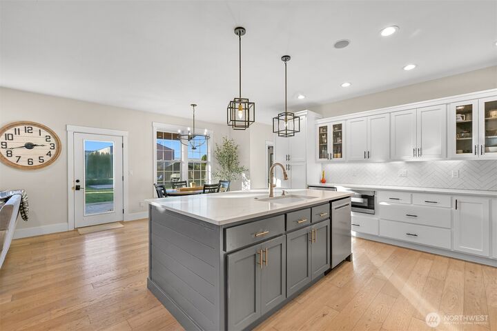 Property Photo:  109 W 2nd Street  WA 98276 