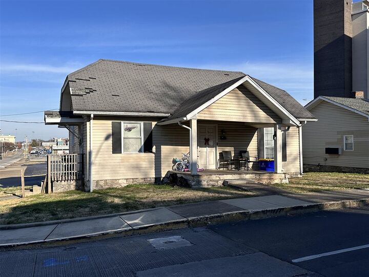 Property Photo:  304 E 12th Avenue  KY 42101 