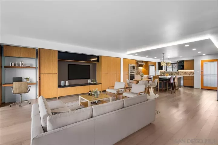 Property Photo:  2400 6th Ave 203  CA 92101 