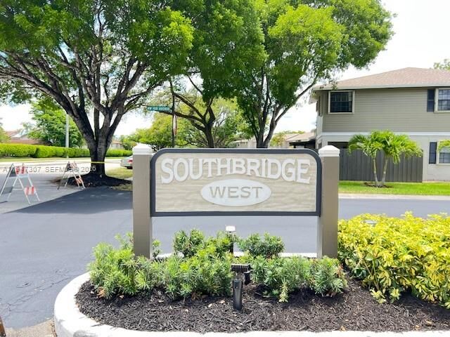 Property Photo:  905 NW 107th Ave  FL 33026 