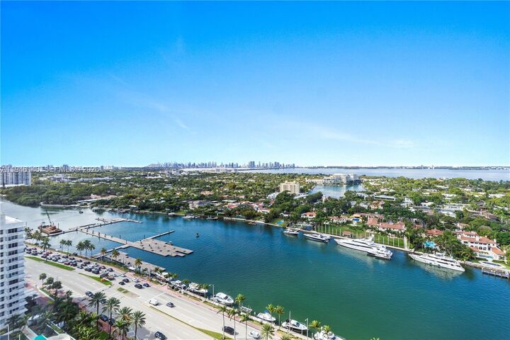 Property Photo:  4779 Collins Ave 2607  FL 33140 