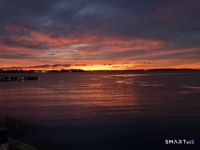 Property Photo:  111 Harbour Close 111  CT 06519 