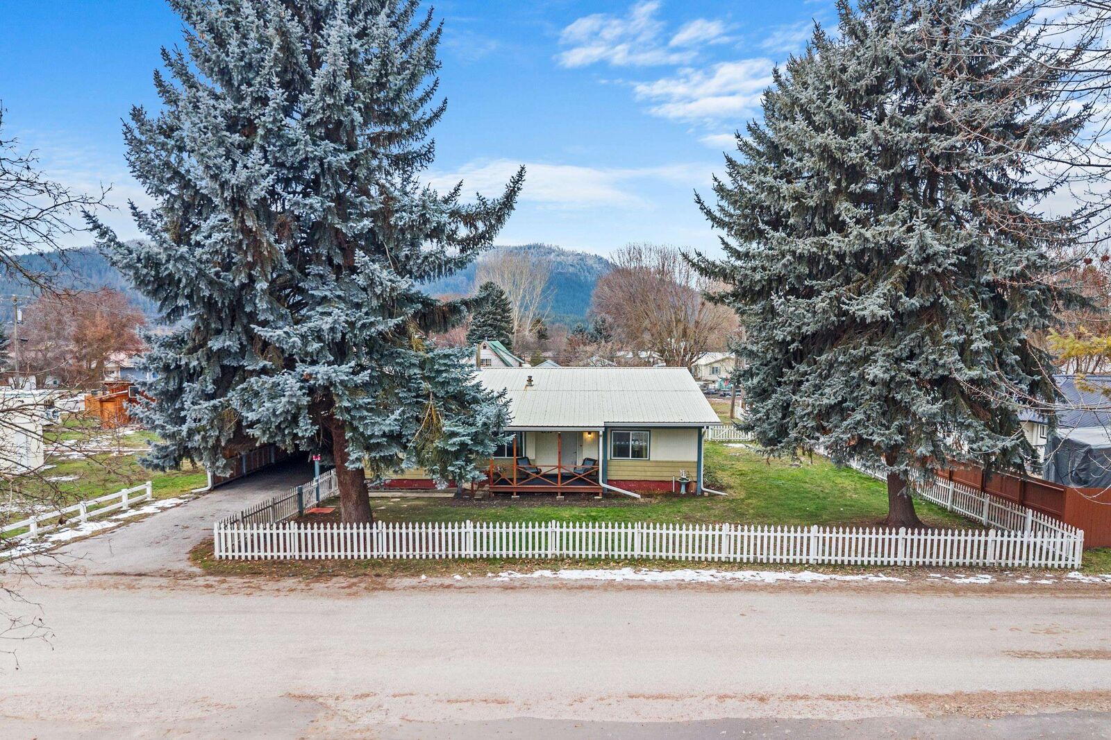 Property Photo:  304 S Kruger St  WA 99109 