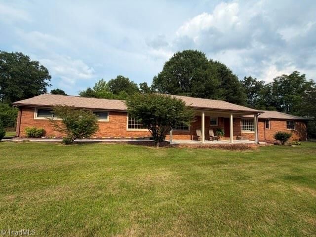 Property Photo:  226 White Plains Road  NC 28669 