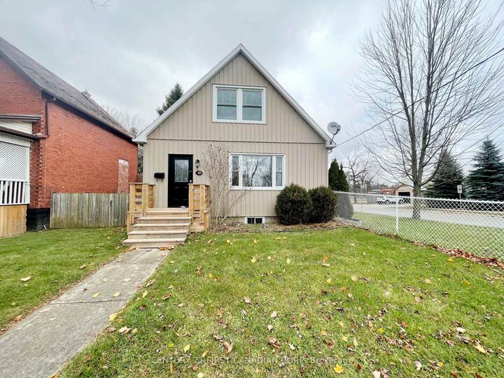 Property Photo:  64 Edward Street  ON N5P 1Y6 