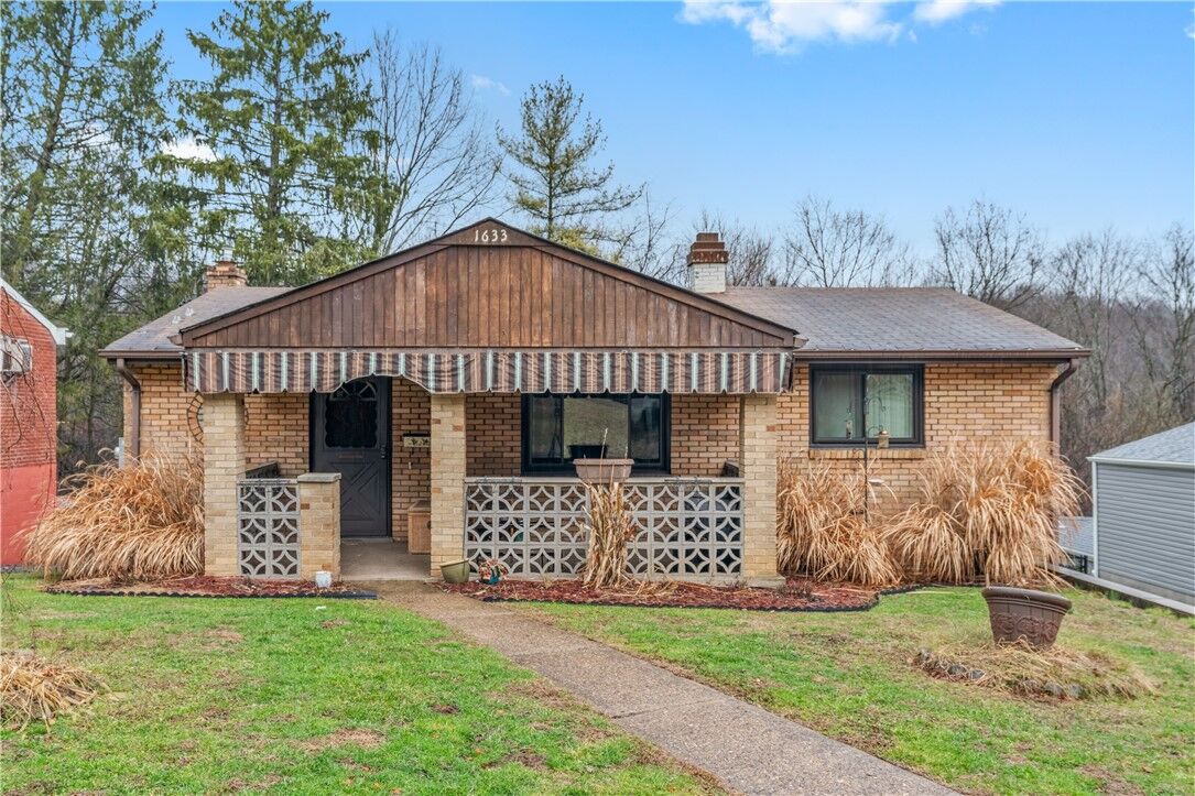 Property Photo:  1633 Carmella Drive  PA 15227 