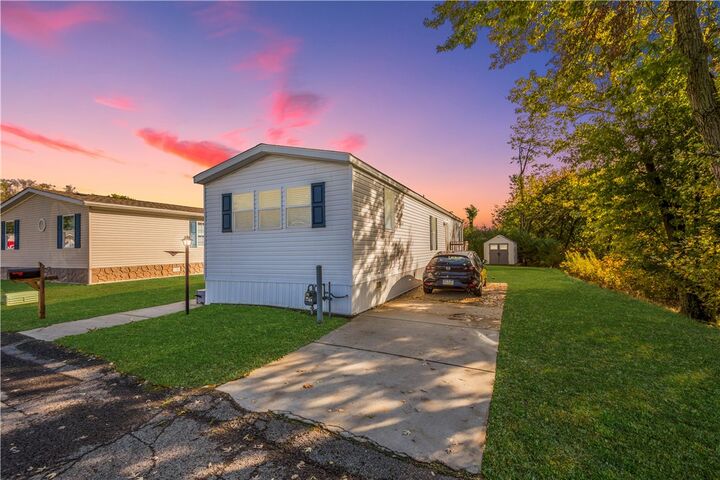 Property Photo:  2 Roundtop Drive  PA 15332 