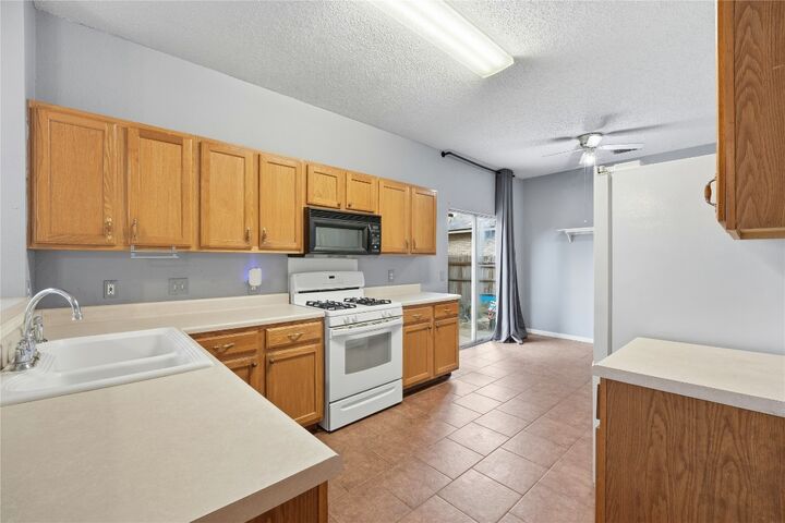 Property Photo: 1528 Jerusalem Drive TX 78664