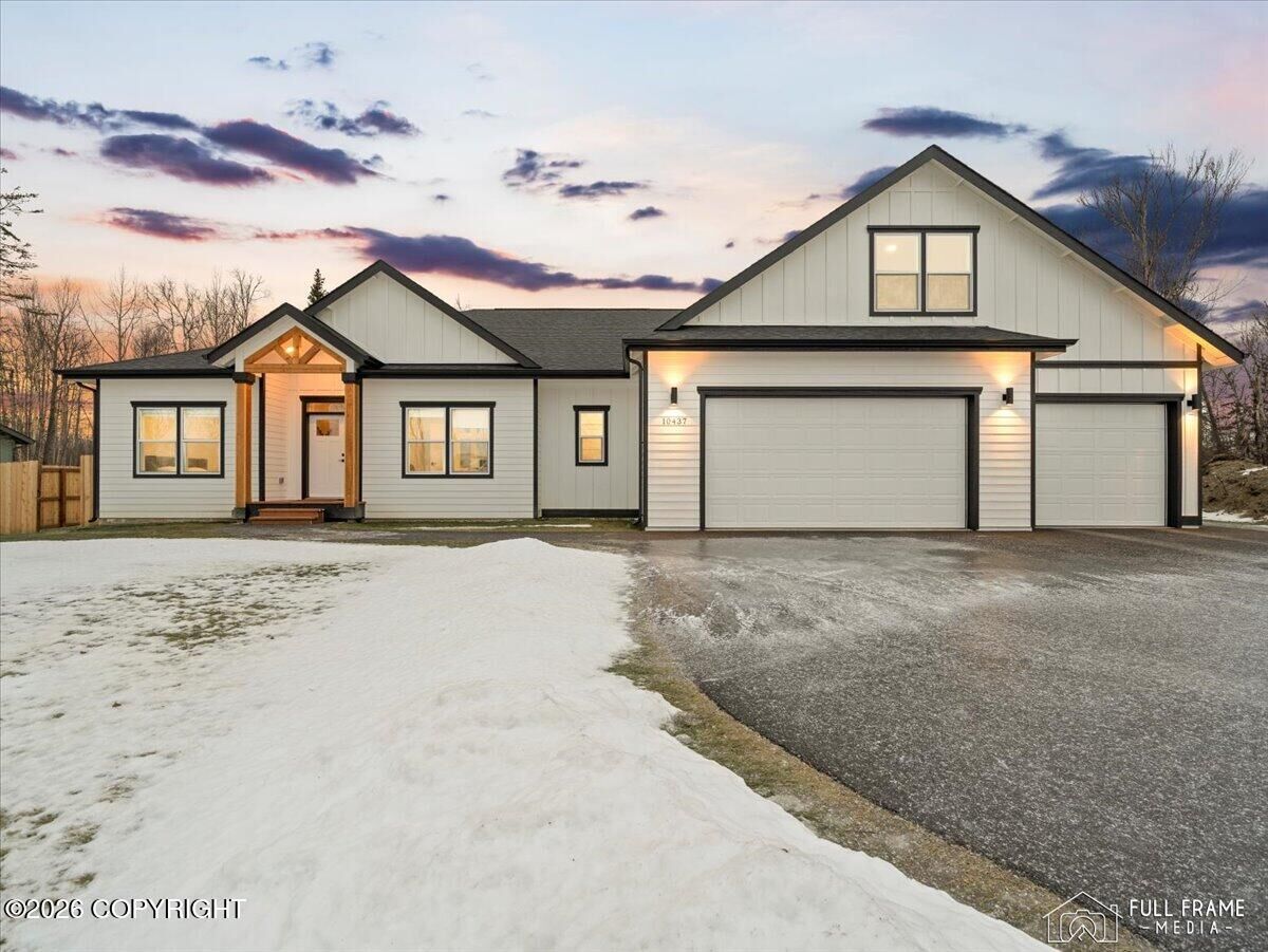 Property Photo:  10437 E Heartland Loop  AK 99645 