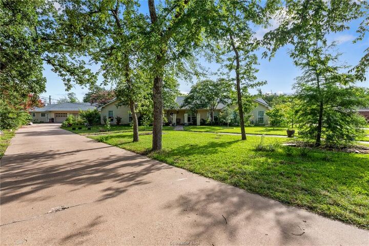 Property Photo: 1026 Rose Circle TX 77840