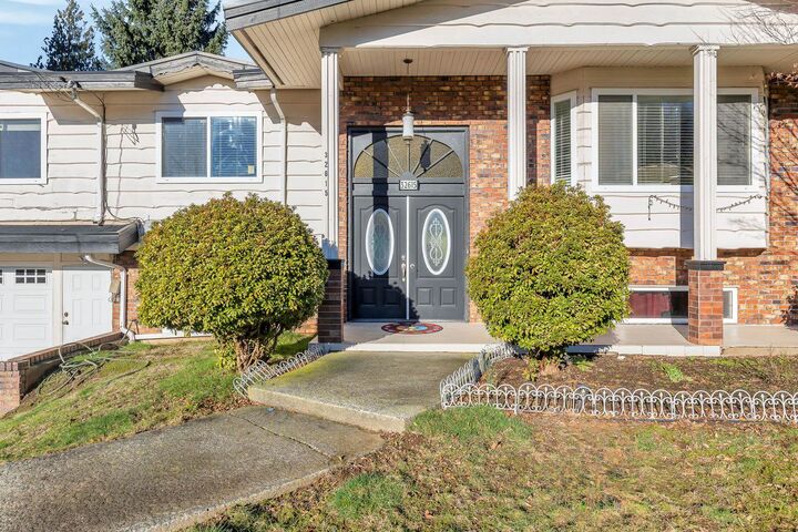 Property Photo: 32615 Bevan Avenue BC V2T 1G5