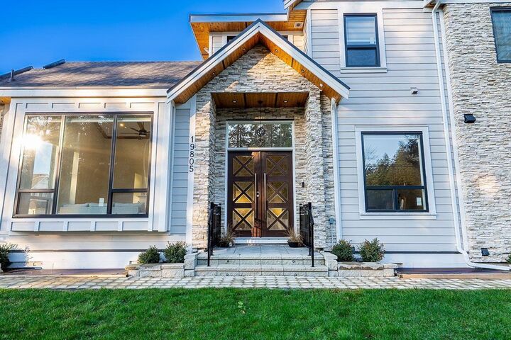 Photo de la propriété:  19805 32 Avenue  BC V3A 0N9 