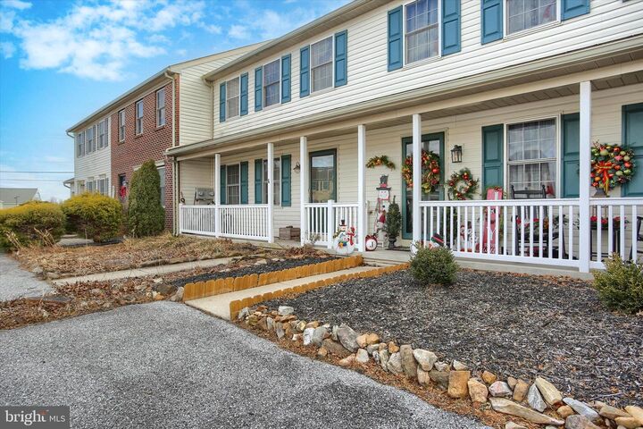 Property Photo:  6 Claires Way  PA 17026 