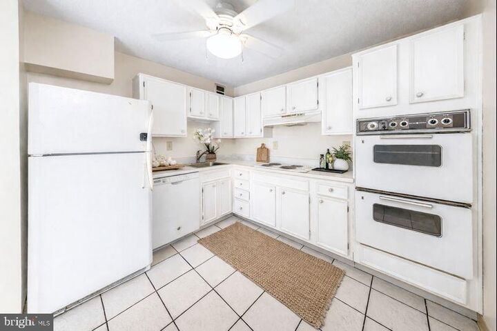 Property Photo:  307 Yoakum Parkway 802  VA 22304 