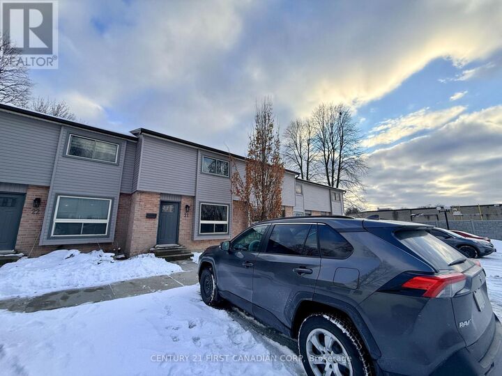 Property Photo:  253 Taylor Street 21  ON N5Y 2J6 