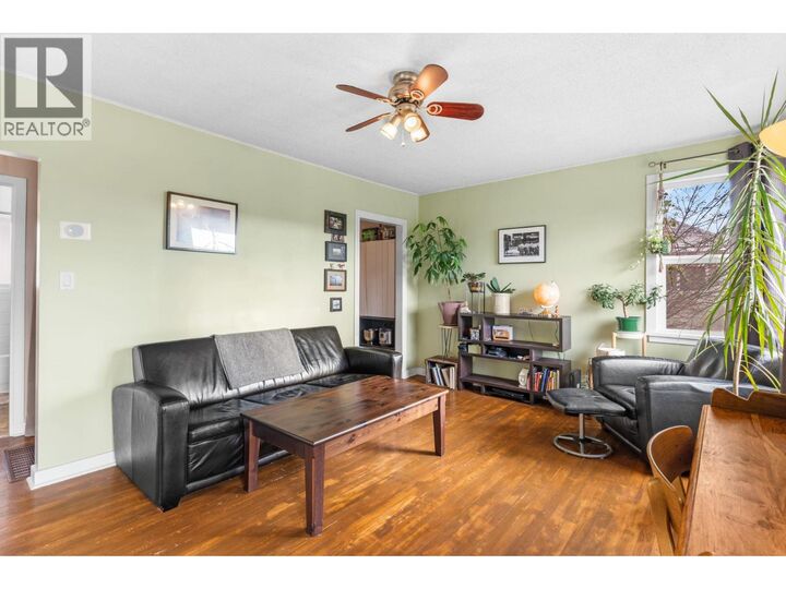 Property Photo:  622 Bay Avenue  BC V1Y 7J9 