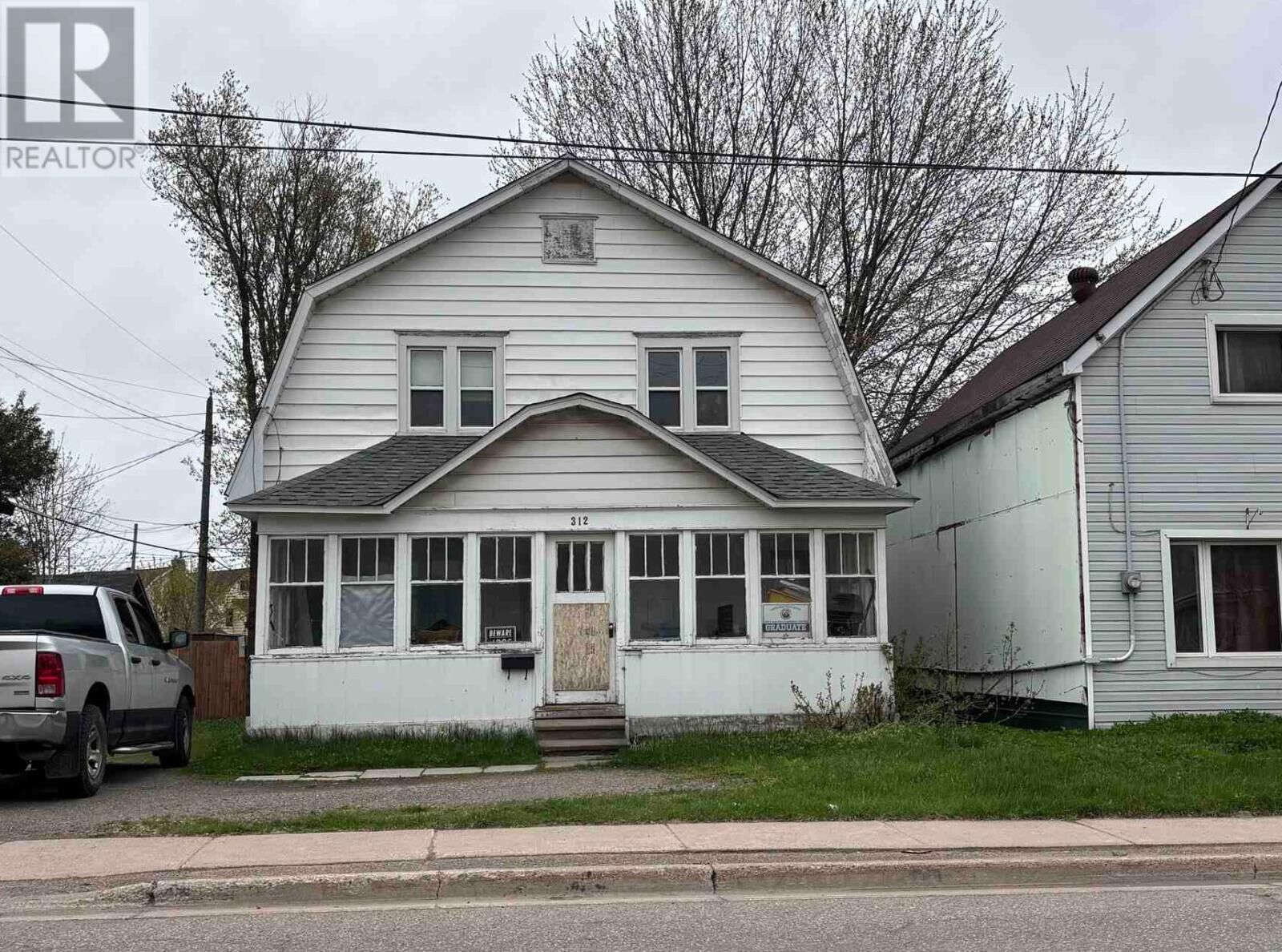 Property Photo: 312 Huron St ON P6A 1R8