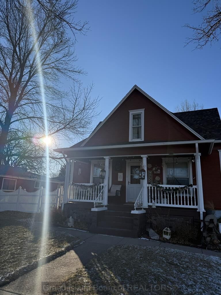 Property Photo: 1409 13th St NE 68818