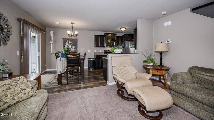 Property Photo:  1113 Madison Lane  ND 58503 