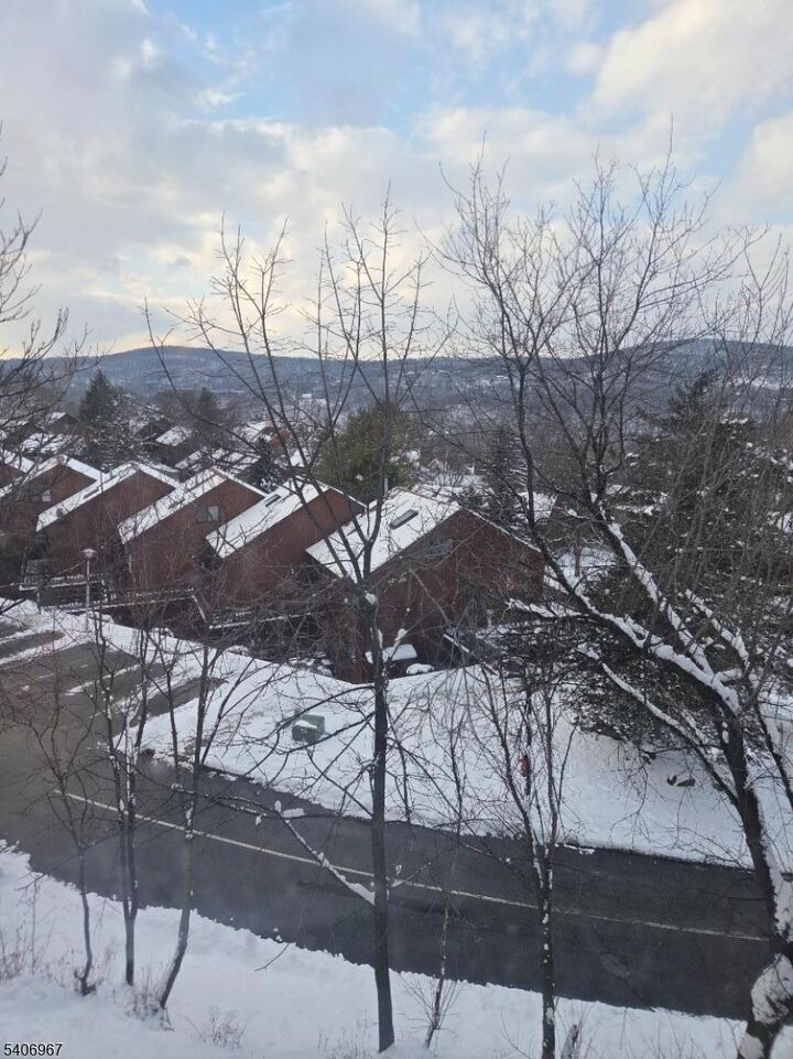 Property Photo:  23 Wimbledon Dr 10  NJ 07462 