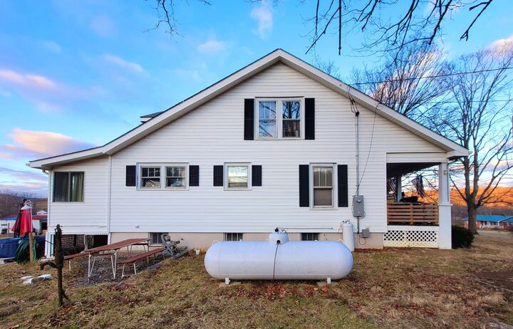 Property Photo:  13559 Wolf Creek Rd  WV 24910 