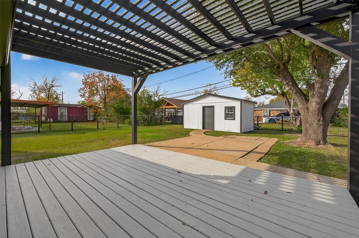 Property Photo:  3527 La Retama Dr Drive  TX 77013 