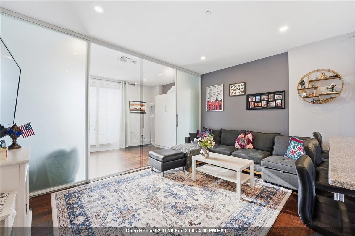 Property Photo: 100 Shearwater Ct East 54 NJ 07305