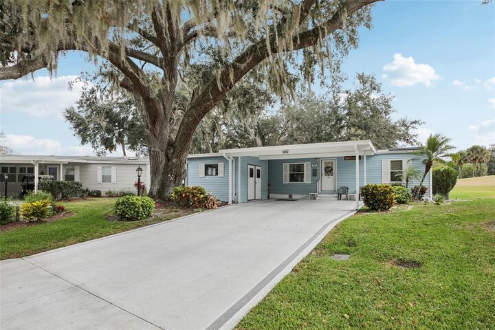 Property Photo: 25726 Oak Alley FL 34748