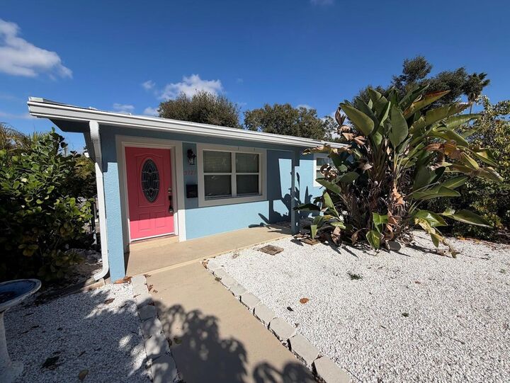 Property Photo:  5721 10th Avenue N  FL 33710 
