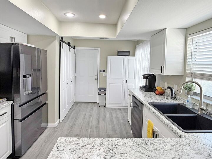 Property Photo:  8518 Misty River Court  FL 33637 