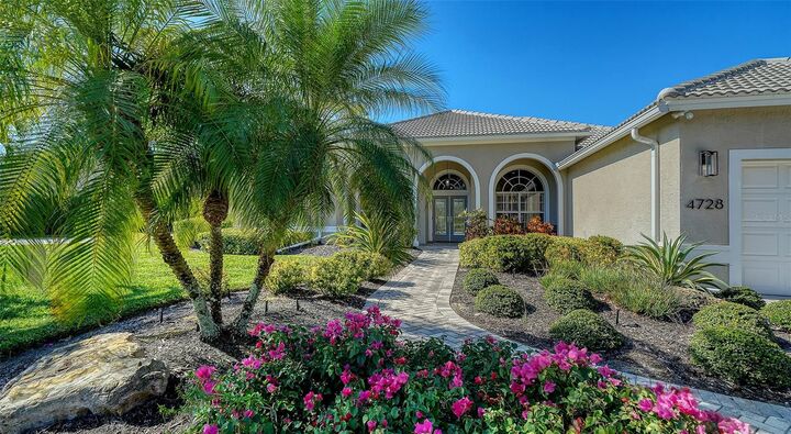 Property Photo:  4728 White Tail Lane  FL 34238 