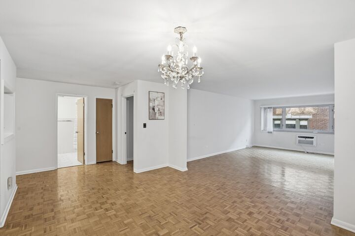 Property Photo:  401 S Grove Avenue 2F  IL 60302 