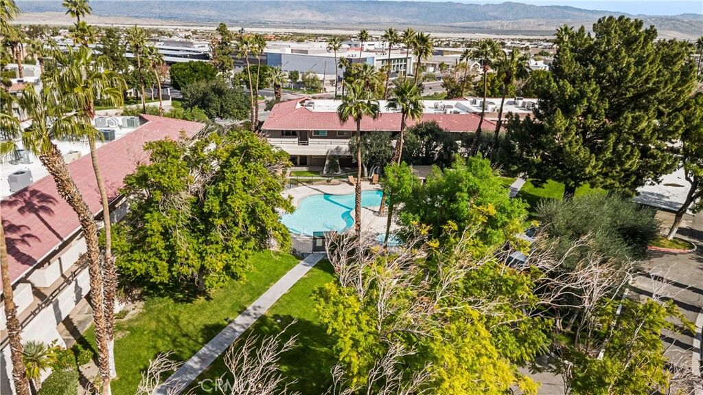 Property Photo:  470 Villa 212  CA 92262 