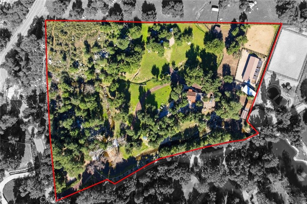 Property Photo: 40730 Calle Bandido CA 92562