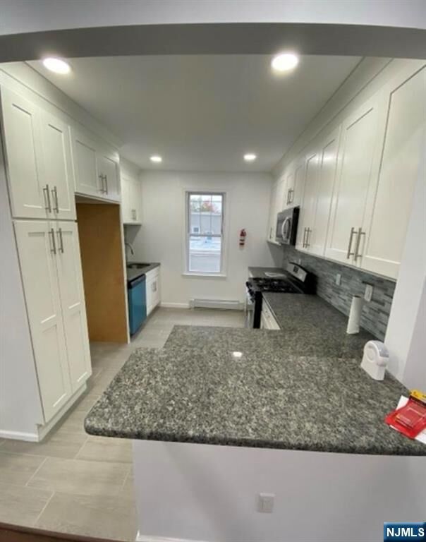 Property Photo:  20 Borig Place 2  NJ 07644 