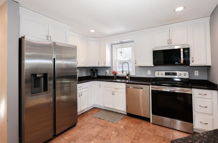 Property Photo: 4 Ash Street NH 03053