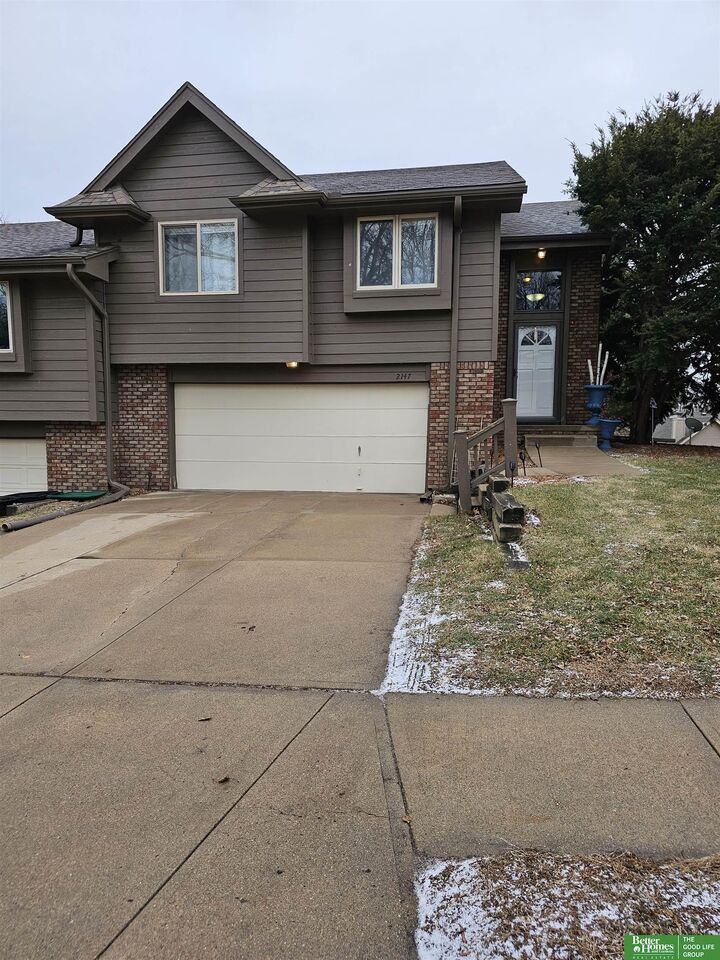 Property Photo:  2147 N 121 Street  NE 68164 