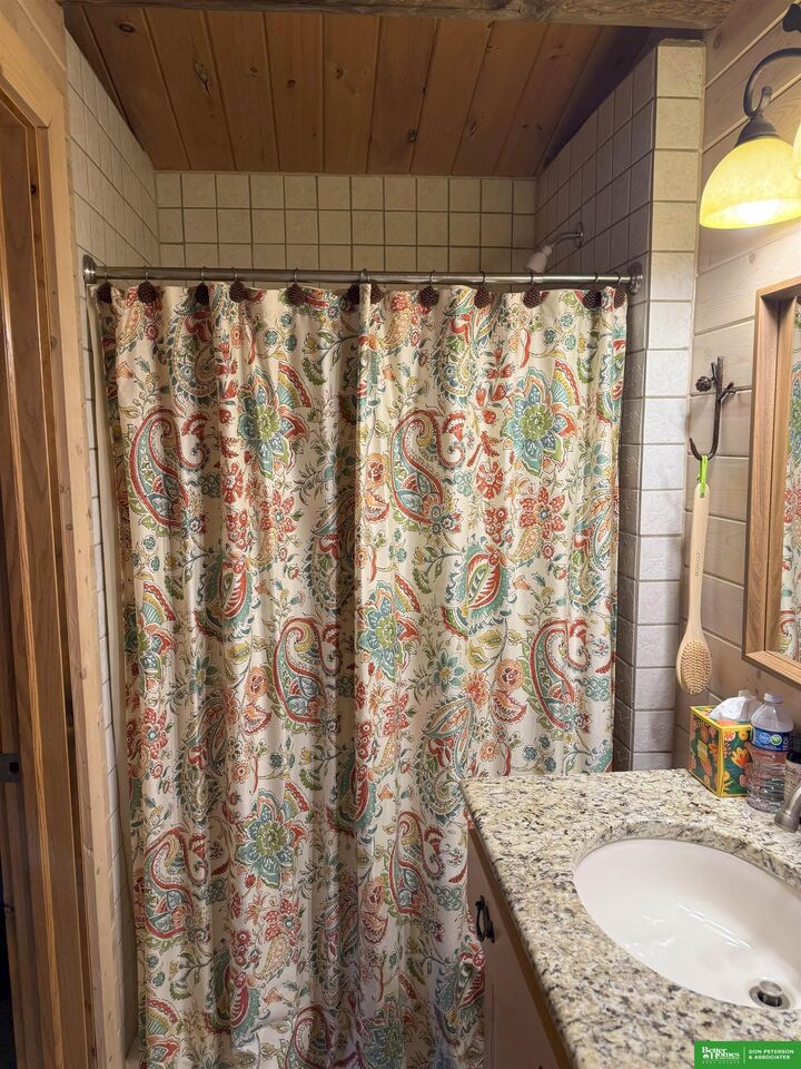 Property Photo:  4856 Lakeshore Drive  NE 68061 