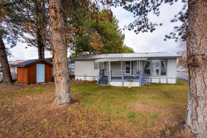 Property Photo: 205 SE Lynn Boulevard 58 OR 97754